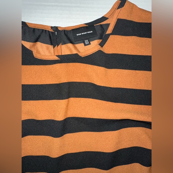 WHO WHAT WEAR Orange Black Striped Silky Tee Blouse Short Bell Sleeves 2XL - Picture 2 of 9